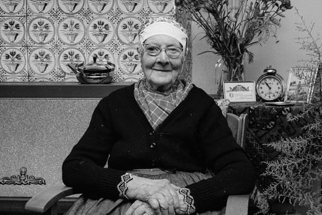 Bram van de Biezen, Opoe Grietje Fidder-Doorneweerd vierde haar 106e verjaardag in 1987 640